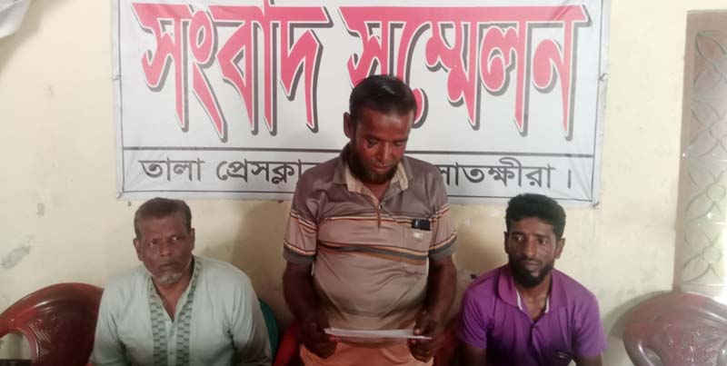 তালায় মৎস্য ঘেরের বাসা ভাঙচুর, লুটপাট, হত্যার হুমকি ও নিরাপত্তাহীনতার অভিযোগে সংবাদ সম্মেলন