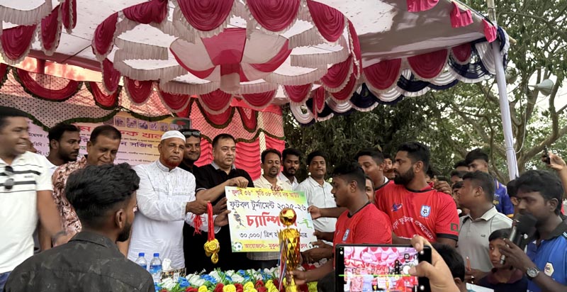 সুবিধাবঞ্চিত খেলোয়াড়দের পাশে দাঁড়াতে ক্রীড়া সামগ্রী বিতরণের ঘোষণা মিঠু খানের