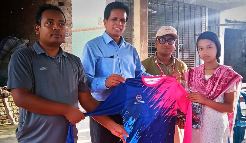 শিশু ও যুবদের মাঝে জার্সি বিতরণ ও খেলাধুলার মাধ্যমে সুস্থতা ও নেতৃত্ব বিকাশে উদ্ধুদ্ধকরণ
