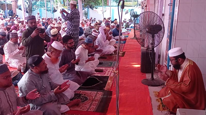 সাতক্ষীরা কেন্দ্রীয় ঈদগাহ ময়দানে পবিত্র ঈদুল আজহার নামাজ অনুষ্ঠিত