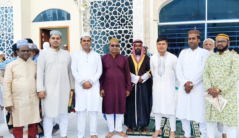 পবিত্র ঈদুল আজহার নামাজ তালা মডেল মসজিদে অনুষ্ঠিত