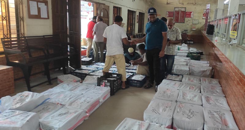 আম পরিবহনে ডাক বিভাগ নজর কাড়ছে সবার : সাতক্ষীরার আম মাত্র ৫ টাকায় যাচ্ছে দেশের বিভিন্ন স্থানে
