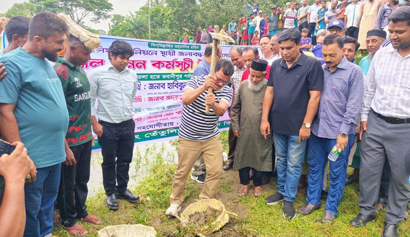 তালায় খাল সংস্কার, পাইপ স্থাপন ও জলাবদ্ধতা নিরসন কার্যক্রমের উদ্বোধন