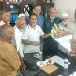 কর্মদিবসের সূচনালগ্নে ​নতুন জেলা পরিষদ প্রশাসক হাবিবকে বীর মুক্তিযোদ্ধাদের ফুলেল শুভেচ্ছা