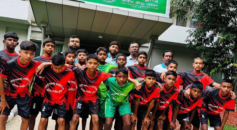 প্রাথ. বিদ্যা. গোল্ডকাপ ফুটবল টুর্নামেন্টে চট্টগ্রাম বিভাগকে পরাজিত করে সেমিফাইনালে সাতক্ষীরার গণেশপুর সর. প্রাথ. বিদ্যা.