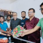 সাতক্ষীরায় জেলা পরিষদ প্রশাসক হাবিবের সঙ্গে জেলা ছাত্রদলের শুভেচ্ছা বিনিময়