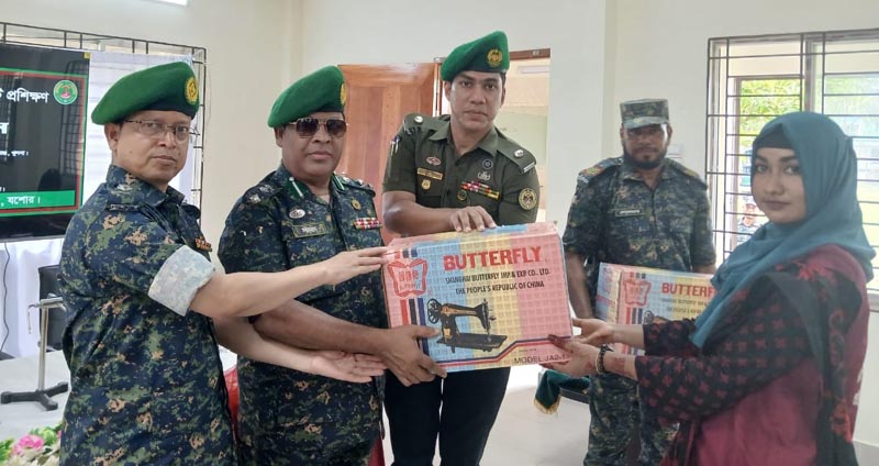 যশোরে আনসার ও ভিডিপির ফ্যাশন ডিজাইন অ্যান্ড প্রোডাক্ট ডেভেলপমেন্টপ্রশিক্ষণের সমাপনী