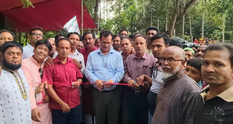 তালায় শাহাপুর-খানপুর সড়কের উদ্বোধন করলেন হাবিবুল ইসলাম হাবিব