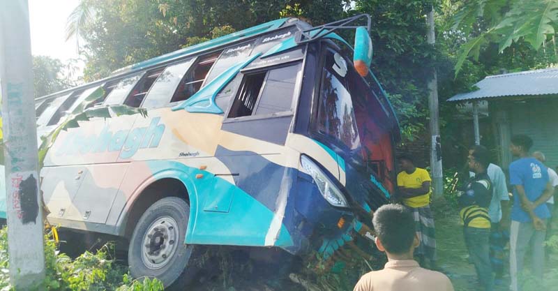 তালায় পৃথক দুটি সড়ক দুর্ঘটনায় এক নারীসহ দুজন নিহত
