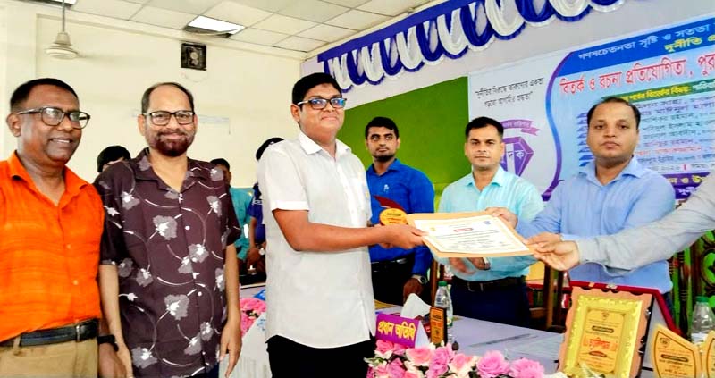 কালিগঞ্জে দুর্নীতি প্রতিরোধ বিষয়ক বিতর্ক প্রতিযোগিতায় চ্যাম্পিয়ন নলতা মাধ্যমিক বিদ্যালয়