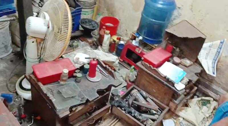 তালায় জুয়েলারি দোকানে দুর্ধর্ষ চুরি, ২৩ লাখ টাকার মালামাল লুটের দাবি