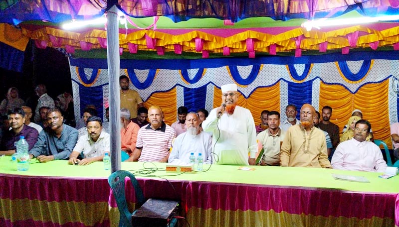 কালিগঞ্জের দক্ষিণ শ্রীপুরে দুর্গাপূজার মণ্ডপ পরিদর্শনে সাবেক এমপি কাজী আলাউদ্দিন