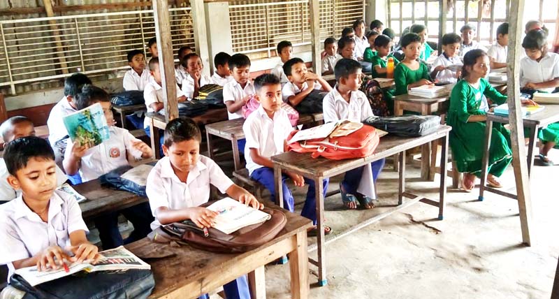 ভোমরা সরকারি প্রাথমিক বিদ্যালয়ে জলাবদ্ধতা নতুন ভবন নির্মাণের আবেদন